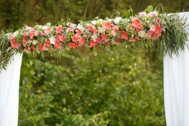 Çiçekli düğün kemer