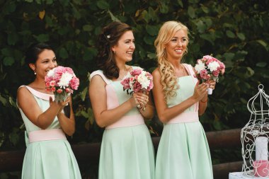 Güzel nedime buketleri ile 