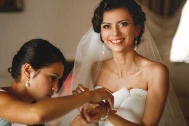 gelin düğün için hazırlanıyor nedime ile