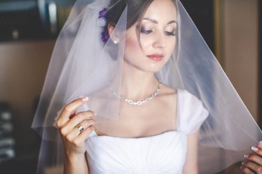 Gelin hayalleri onu peçe koyarak 