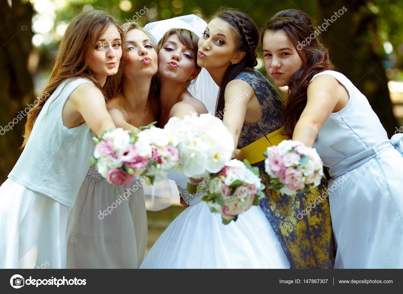 pretty bridesmaids