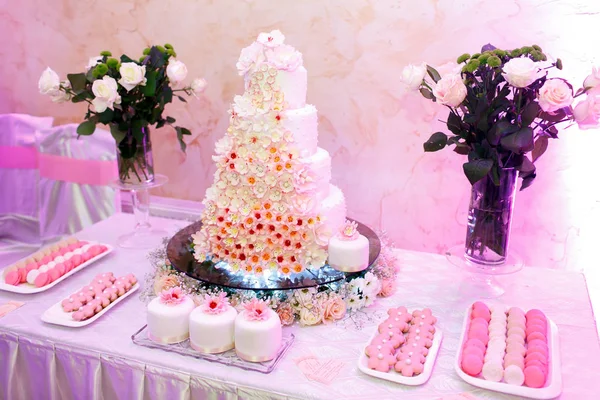 De buffet tafel met koekjes — Stockfoto