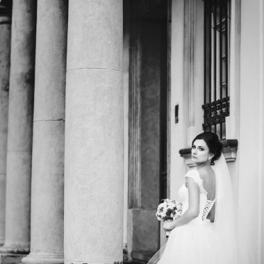 Muhteşem gelin arasında eski bina şartını teşkil etmektedir. 