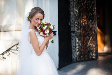 Sevimli gelin merdivenlerden standları