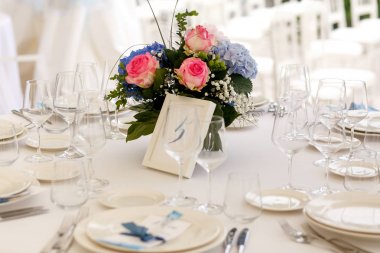 Tablo sayısı beş hassas düğün buket standları 