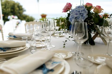 Güzel mavi buket zengin Züccaciye Mağazaları standları