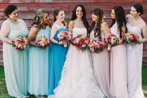 Kıvırcık nedime wo önce poz esmer gelin whiel hayranım