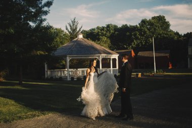 Onu daha önce yolda fırtınası ise bir gelin damat hayran