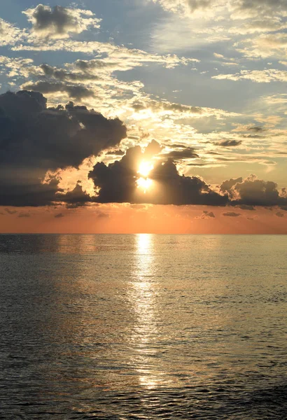 güzel deniz günbatımı