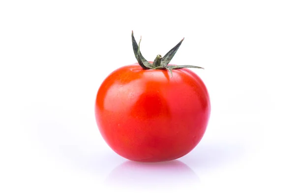 Tomate vermelho sobre fundo branco — Fotografia de Stock