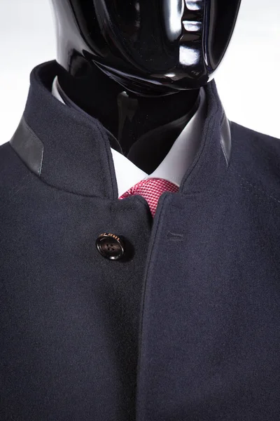 Płaszcz, krawat koszula i krawat na manekinie czarny. — Zdjęcie stockowe