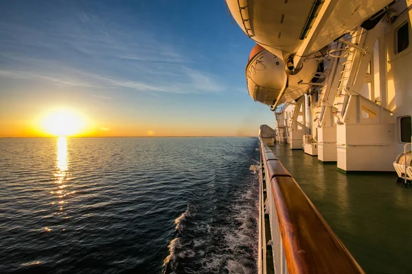 Ferry para a Suécia através do Poti na ilha de Gotland, no mar Báltico. — Fotografia de Stock