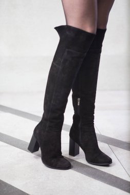 kız siyah çizmeler. Lookbook, bayanlar yüksek deri çizmeler