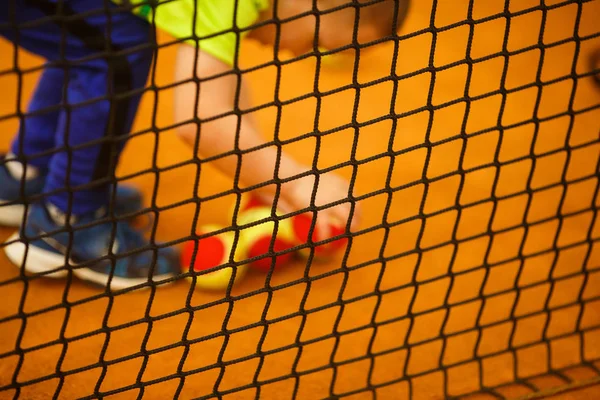 Pista de tenis, tenis de red, tenis amarillo — Foto de Stock