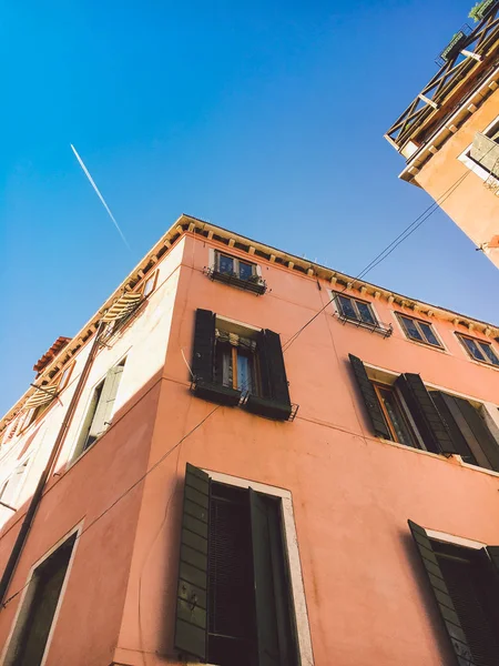 Benátky malebné staré historické ulice architektury. Italské Laguna — Stock fotografie zdarma