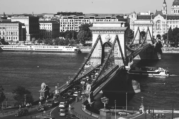 Le célèbre pont de la chaîne sur le Danube à Budapest, Hongrie Europe — Photo