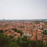Vista della città vecchia europea di Brescia in Italia banco dei pegni in estate