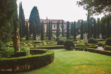 Verona, İtalya Giusti Bahçe. Mimari ve Verona dönüm noktası. Verona kartpostal