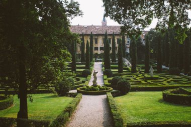 Verona, İtalya Giusti Bahçe. Mimari ve Verona dönüm noktası. Verona kartpostal