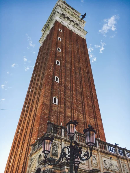 Veneția, Italia - 14 iulie 2017: Piazza San Marco însemnând Piața St Mark — Fotografie, imagine de stoc