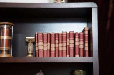 Klasik kitap. Sırayla vintage kitap seti. . Kitap doku eğitim için.