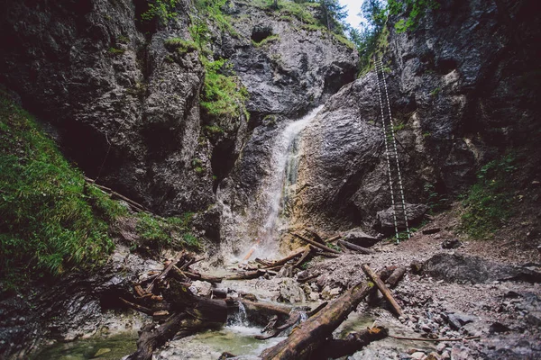 A legnagyobb vízesés a Szlovák paradicsomban. — Stock Fotó