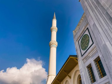 30 Ekim 2019. İstanbul Camlica Camii. Türk Camlica Camii. Türkiye 'nin en büyük camii. Yeni cami ve İstanbul 'un en büyüğü. Güzel Buyuk Camlica Tepesi tepesinde, Uskudar 'da.