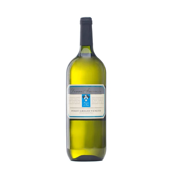 Flasche italienischer Wein auf weißem Hintergrund. volle Weißweinflasche. isoliert auf weißem Hintergrund. Weinflasche isoliert mit Etikett donna francesca pinot grigio veneto. Kiew, Ukraine 6. Dezember 2019 — Stockfoto