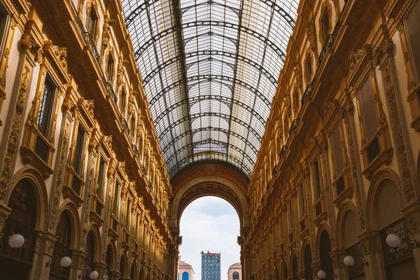 Μιλάνο, Ιταλία 15 Ιουλίου 2017: Γυάλινο θόλο από Γκαλερία Βιτόριο Εμανουέλε: Μιλάνο, Ιταλία — Φωτογραφία Αρχείου