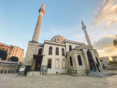 Pertevniyal Valide Sultan Camii, İstanbul, Türkiye 26 Ekim 2019. İstanbul 'daki Osmanlı Camii. Aksaray Valide Camii Aksaray 'da bulunmaktadır. Müslüman dininin teması, Tanrı 'ya inanç