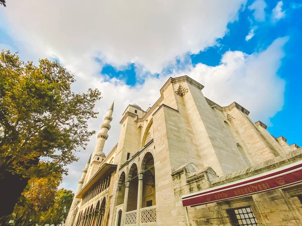 Mesquita Suleymaniye. Suleymaniye Camii. Minarete, Mármara. Mesquita Sulaymaniye Exterior Turquia 29 de outubro de 2019, Istambul. Suleymaniye Camii A mais bela mesquita de Istambul — Fotografia de Stock