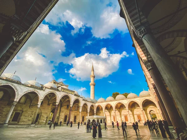 Mesquita Suleymaniye. Suleymaniye Camii. Minarete, Mármara. Mesquita Sulaymaniye Exterior Turquia 29 de outubro de 2019, Istambul. Suleymaniye Camii A mais bela mesquita de Istambul — Fotografia de Stock