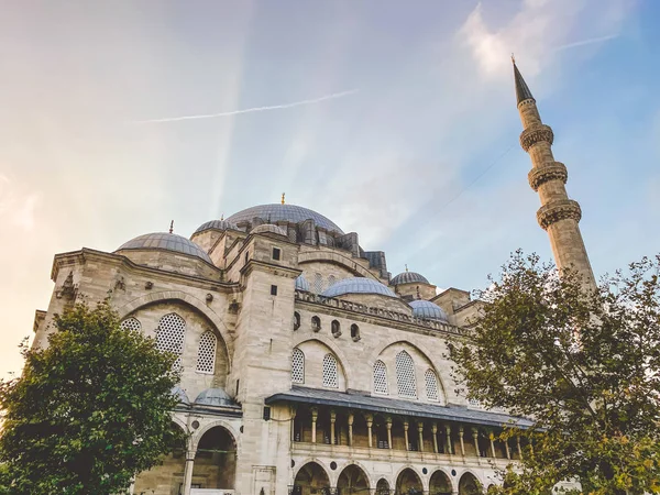 Süleyman Camii. Suleymaniye Camii. Minaret, marmara. Süleyman Camii Dış Türkiye Ekim, İstanbul. Süleyman Camii İstanbul 'un en güzel camii — Stok fotoğraf