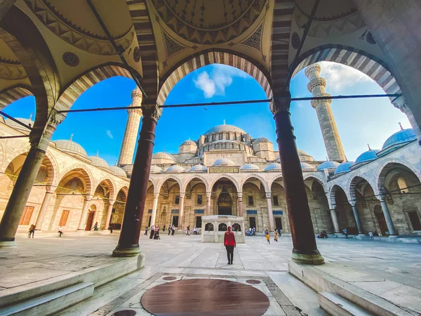 Meczet Suleymaniye. Suleymaniye Camii. Minarecie, Marmaro. Sulaymaniye Meczet Zewnątrz Turcja październik 29, 2019, Stambuł. Suleymaniye Camii Najpiękniejszy meczet w Stambule — Zdjęcie stockowe