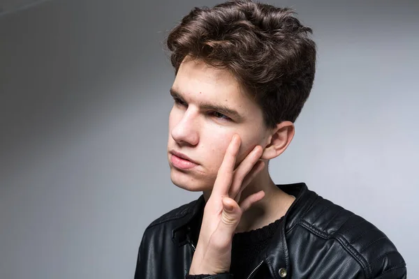 Wide Angle Studio Shot Young Caucasian Guy Model Black Clothes — Stock Photo, Image