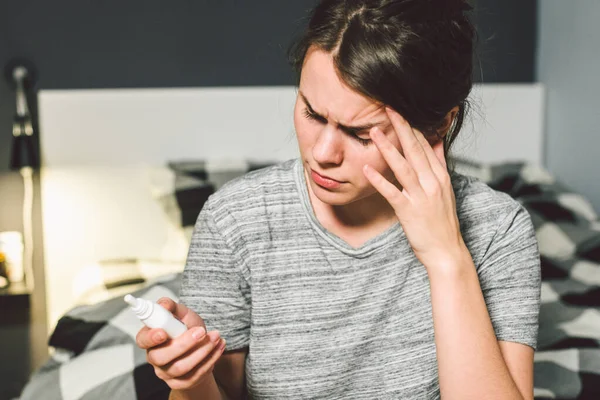 Tema Resfriado Estacional Infección Por Virus Gripe Nasal Mujer Caucásica — Foto de Stock