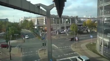 20 Ekim 2018. Almanya 'daki Düsseldorf Havaalanı' nda SkyTrain. Düsseldorf havaalanından görüntüler. SkyTrain, yeni Düsseldorf Havalimanı Tren İstasyonu ile yeni terminal havalimanı arasında çalışır.