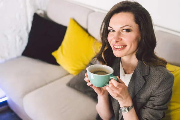 Alegre Experto Mediana Edad Entrenador Negocios Disfrutando Del Proceso Creativo — Foto de Stock