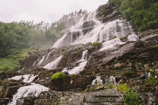 Blick Auf Den Tvindefossen Oder Tvinnefossen Wasserfall Bei Voss Norwegen — Stockfoto