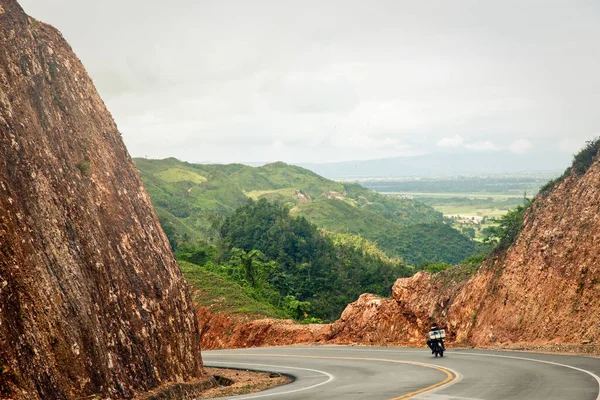 Bochtige Asfalt Snelweg Weg Rotsen Bergen Dominicaanse Republiek Landschap Met Stockfoto