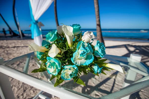 Bridal Flowers Bouquet Sandy Beach Decoration Tropical Destination Wedding Ceremony — Stock Photo, Image