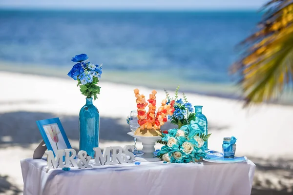 Wedding Accessories Settings Decoration Flowers Table Beach Outdoor Tropical Wedding — Stock Photo, Image