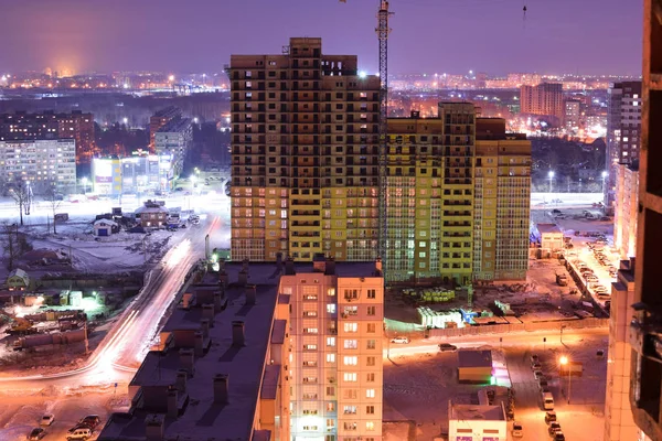 Costruzioni città di notte — Foto Stock