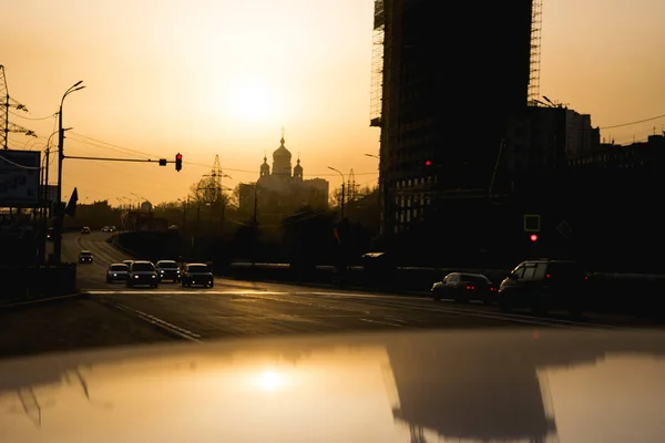 Centrum van de stad in zonsondergang zon — Stockfoto