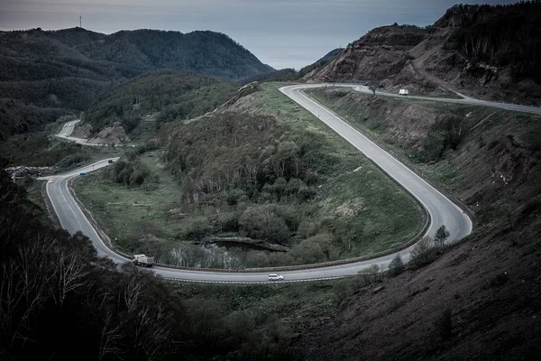 Camino de montaña serpentina — Foto de Stock