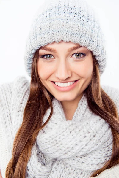 Cheerful woman clothing in warm hat and scarf, close up photo — Stock Photo, Image