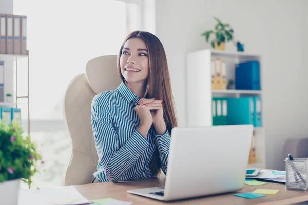 Dreamy attractive business lady is looking away and think of vac — Stock Photo, Image