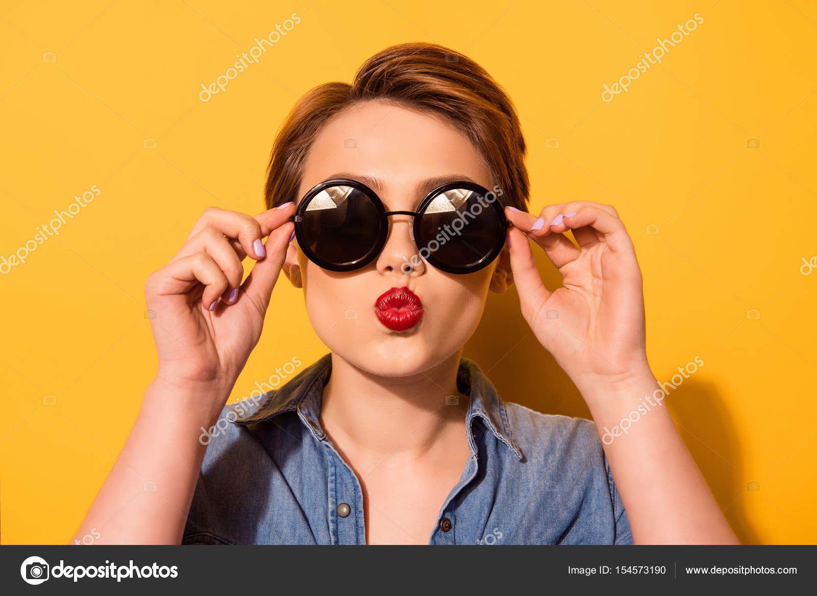 Kiss for you! Fashionable young cute girl in trendy Stock Photo ©deagreez1 154573190