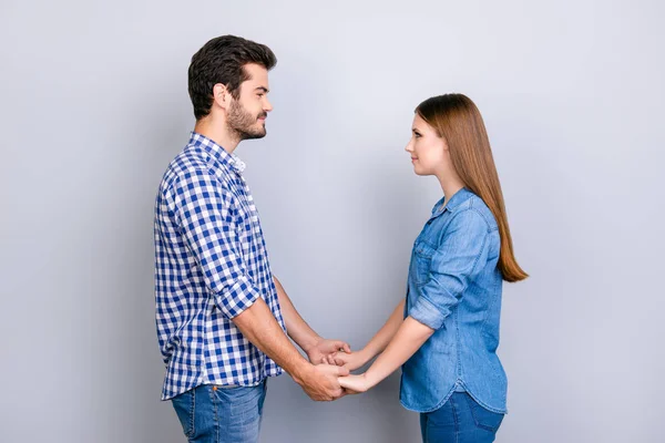 Αγάπη, την εμπιστοσύνη, σεβασμό, εμπιστοσύνη, τη φιλία, την ευτυχία έννοια. — Φωτογραφία Αρχείου