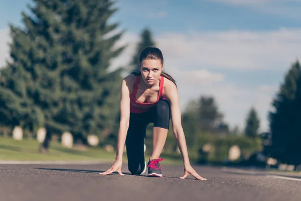 Healthy sunny mood. Close up low angle photo of young lady athle — Stock Photo, Image